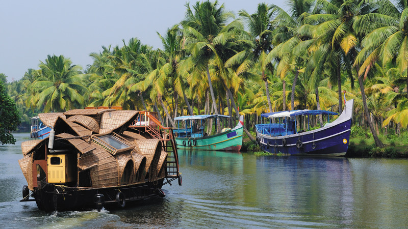 Intrepid-Travel-india_kerala_rice_boat